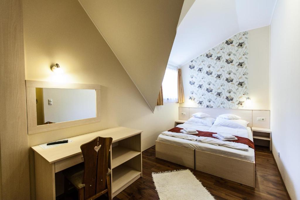 Piroska Csarda Es Panzio Bed and Breakfast Siófok Eksteriør billede