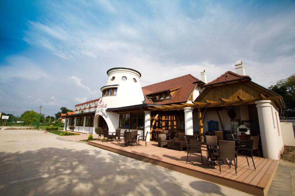 Piroska Csarda Es Panzio Bed and Breakfast Siófok Eksteriør billede