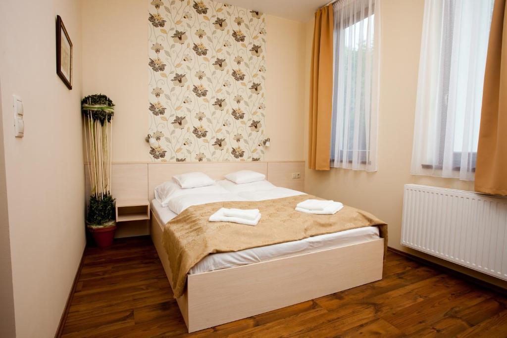 Piroska Csarda Es Panzio Bed and Breakfast Siófok Eksteriør billede